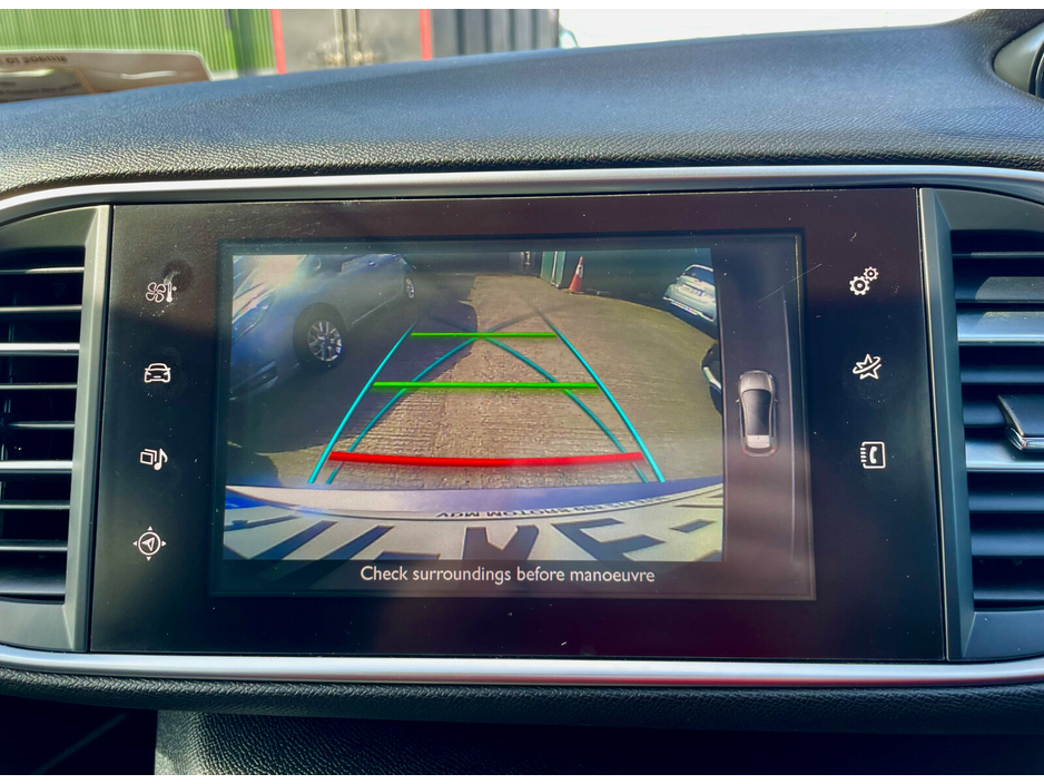 2017 Peugeot 308 - image 36