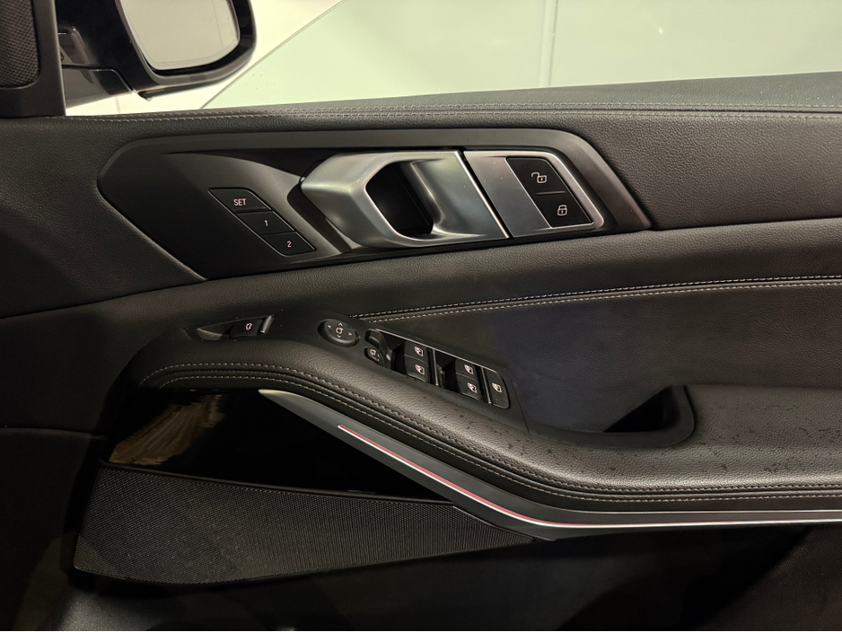 2022 BMW X5 - image 17