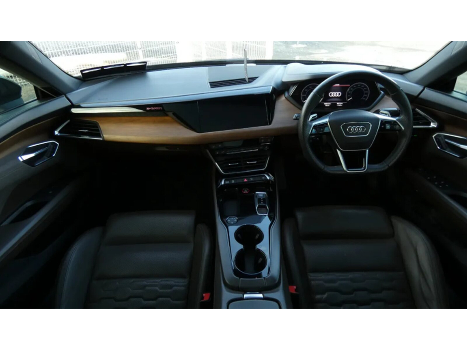 2022 Audi e-tron - image 12