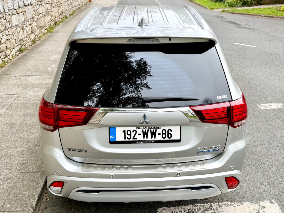 2019 Mitsubishi Outlander - image 9