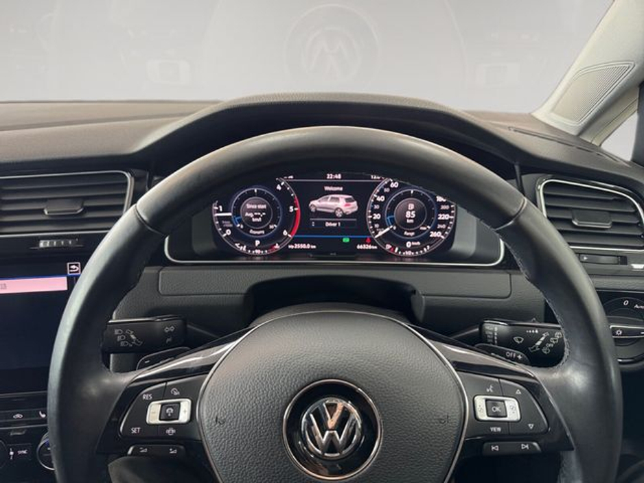 2020 Volkswagen Golf - image 13