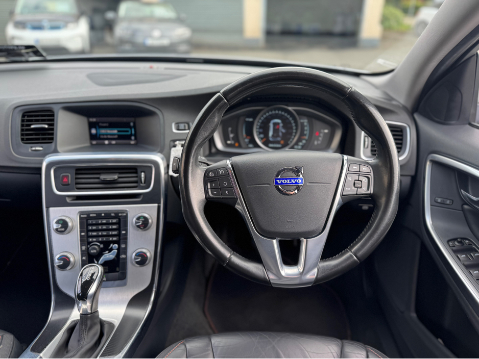 2015 Volvo V60 D2 VOR PS 5DR AUTO €12,995