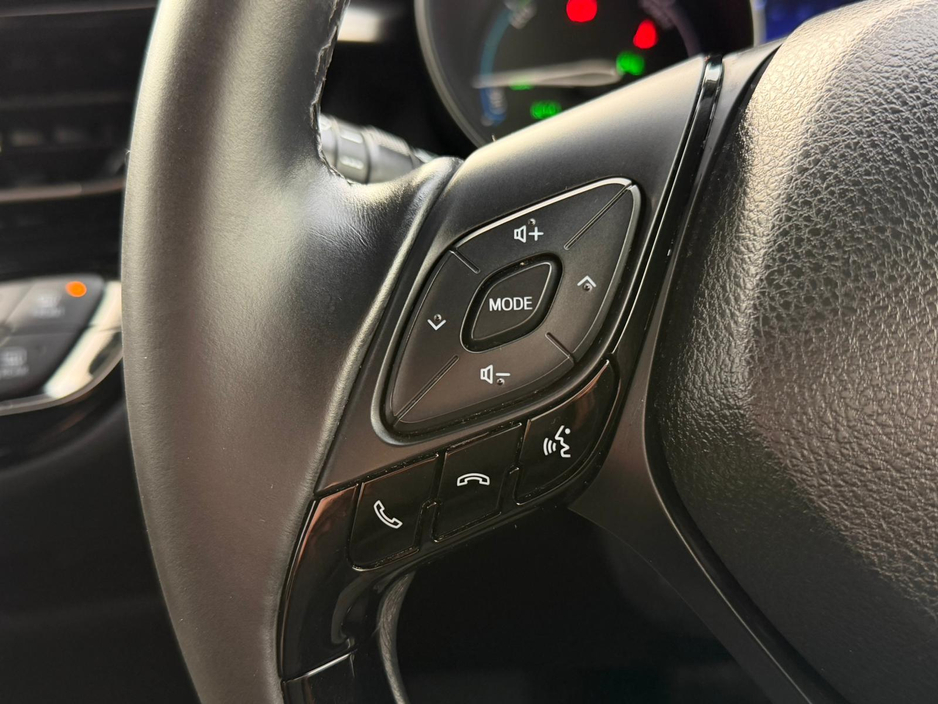 2017 Toyota C-HR (171) 1.8 HYBRID SPORT AUTO €18,950