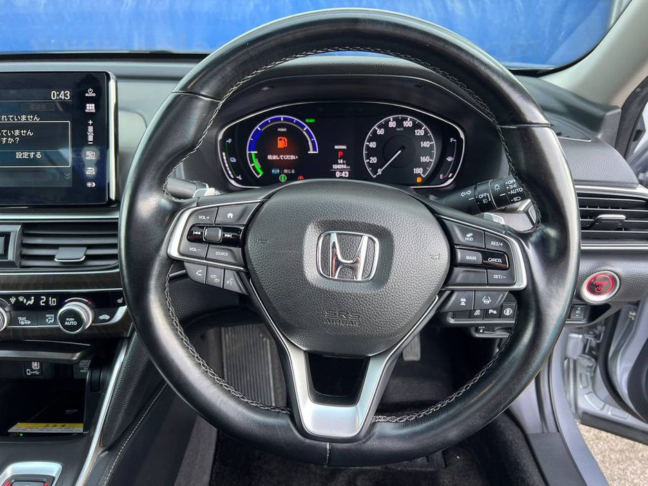 2020 Honda Accord - image 6