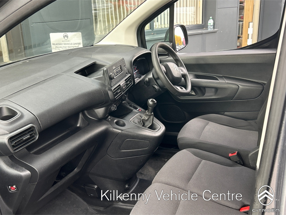 2021 Citroen Berlingo - image 9