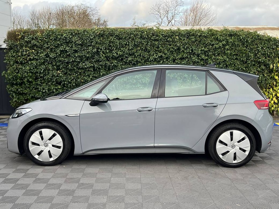2021 Volkswagen ID.3 - image 3