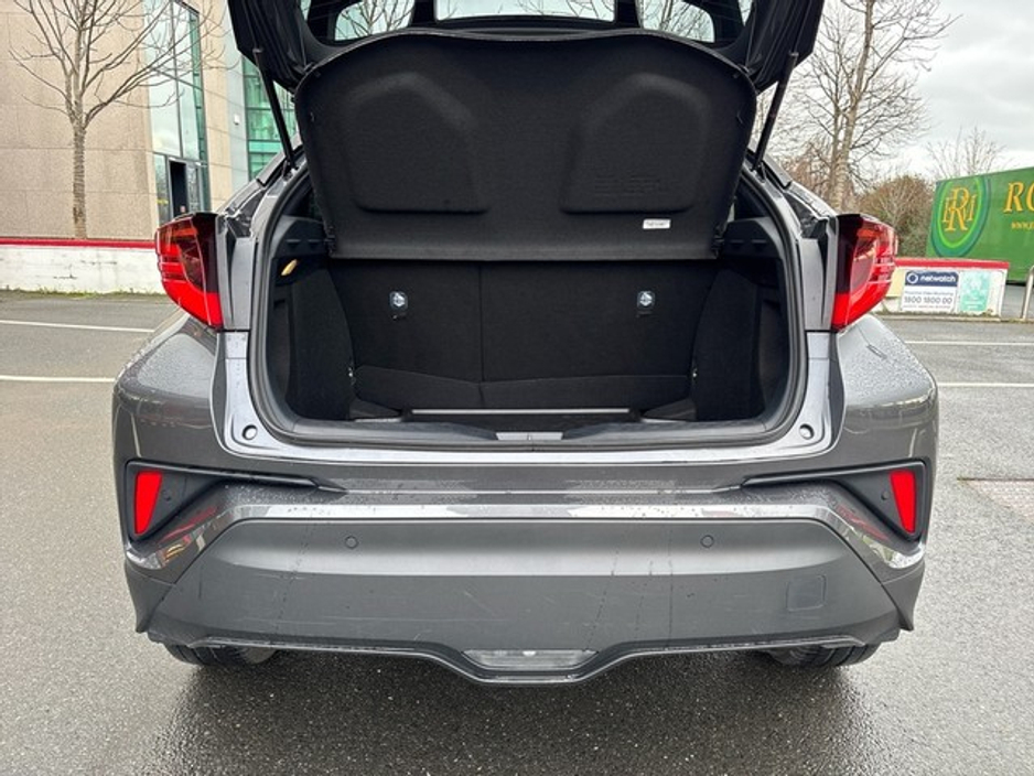 2023 Toyota C-HR - image 10