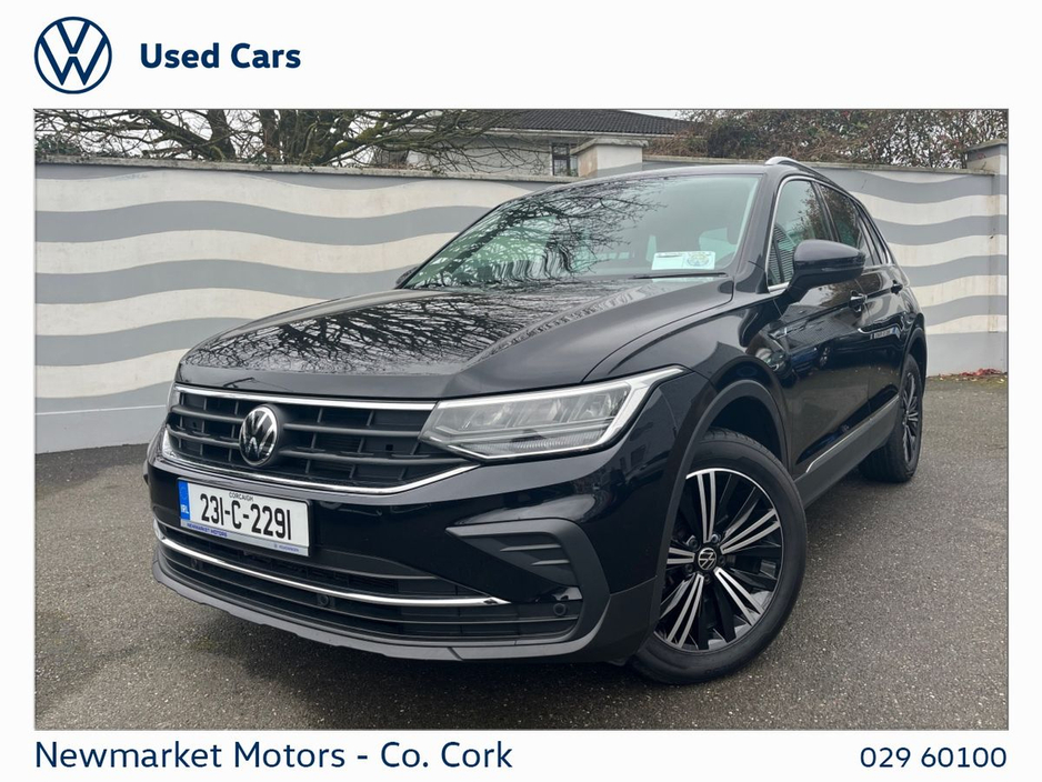 2023 Volkswagen Tiguan - image 12