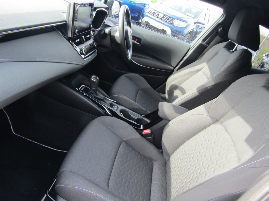 2023 Toyota Corolla - image 8