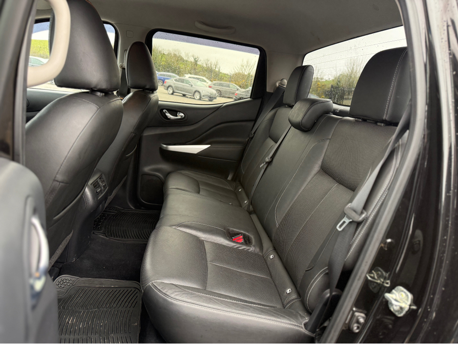 2019 Nissan Navara - image 18