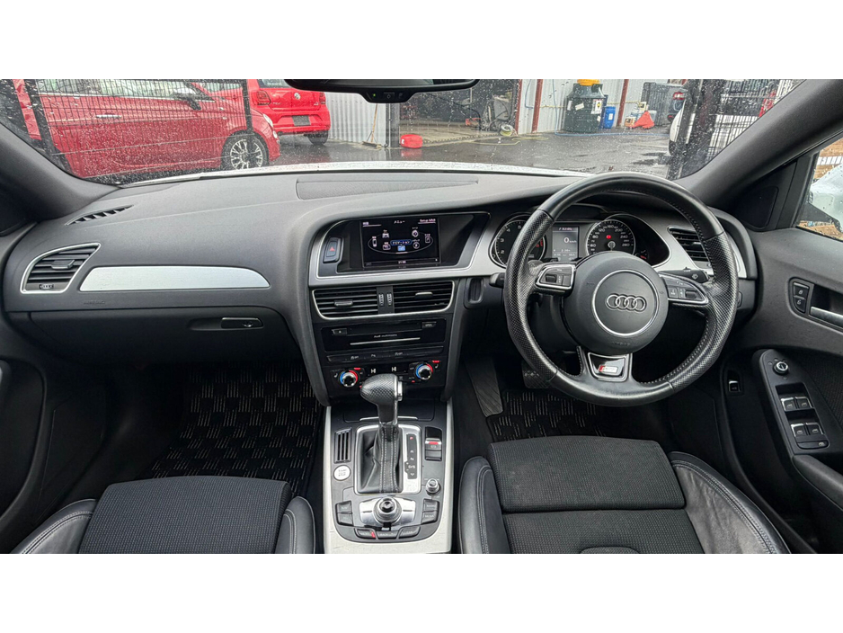 2014 Audi A4 2.0 TFSI 221BHP S TR. QU. S LINE AVANT €14,999