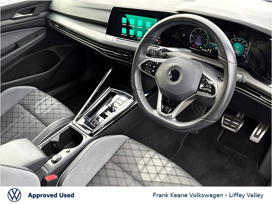 2023 Volkswagen Golf - image 7