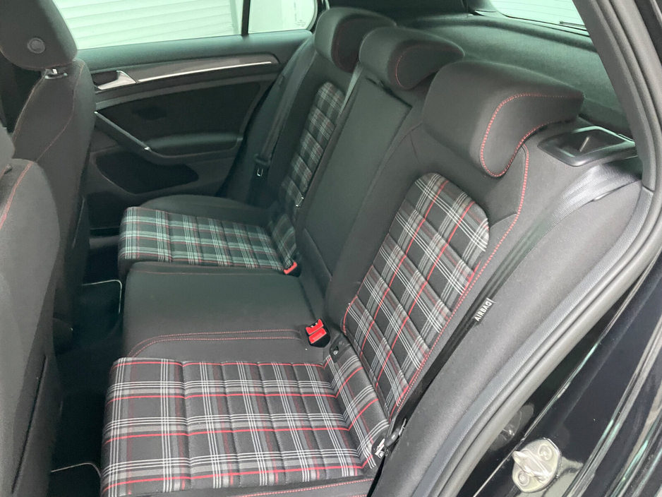 2019 Volkswagen Golf - image 17