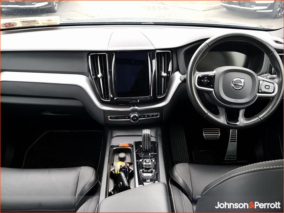 2021 Volvo XC60 - image 2