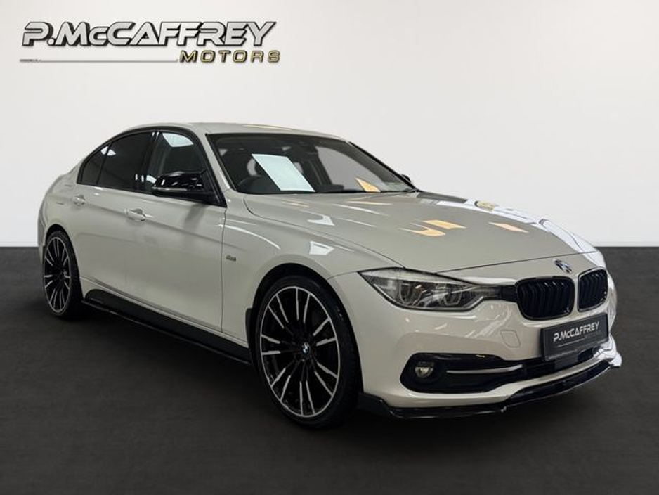 2015 BMW 3 Series - image 3