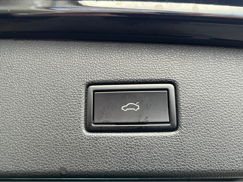 2020 Volkswagen Tiguan R-LINE 4MOTION AUTOMATIC 2.0 DIESEL //LOW MILES//HIGH SPEC//HEATED FRONT AND REAR SEATS//HEAD UP DISPLAY//360 PARKING CAMERAS// €34,950