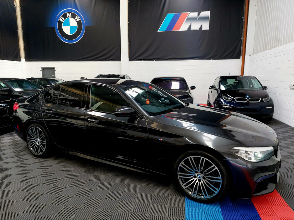 2018 BMW 5 Series - image 2