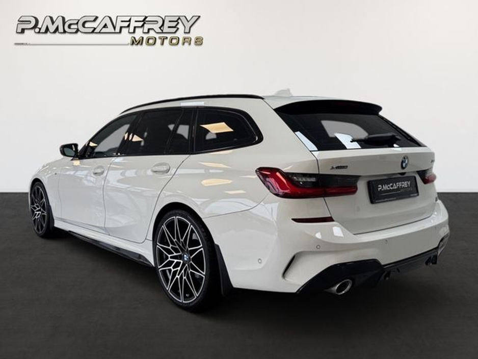 2021 BMW 3 Series - image 7