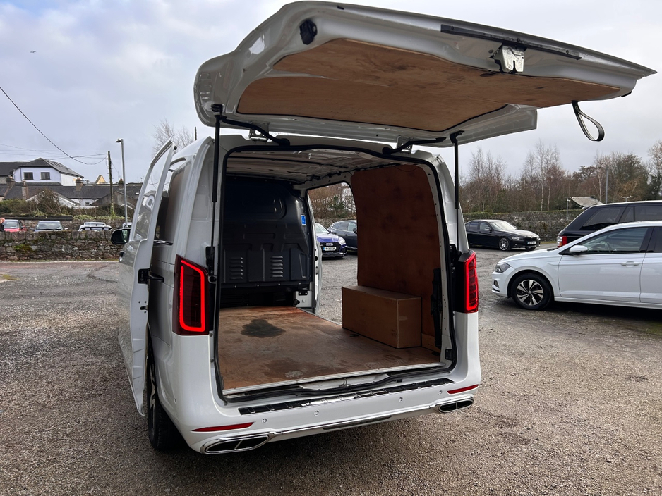 2023 Mercedes-Benz Vito - image 13