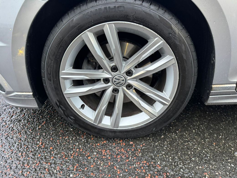 2018 Volkswagen Passat - image 25