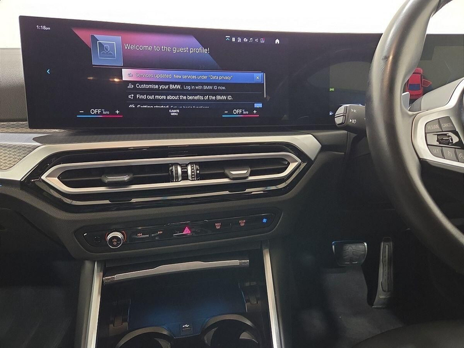 2024 BMW 3 Series - image 8