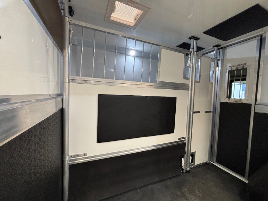 2021 Opel Movano - image 9