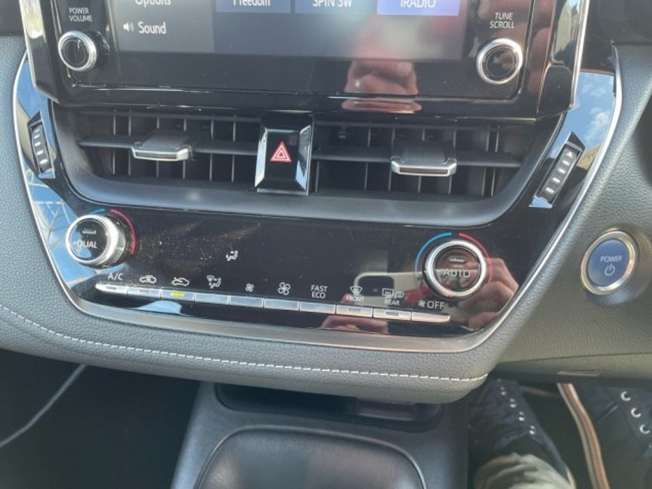 2022 Toyota Corolla - image 13