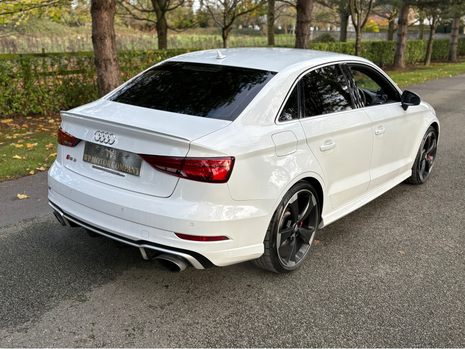 2018 Audi RS3 - image 9