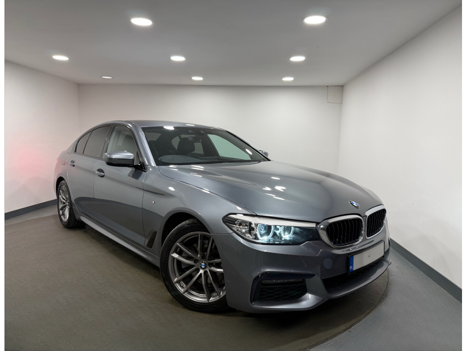 2020 BMW 5 Series - image 6