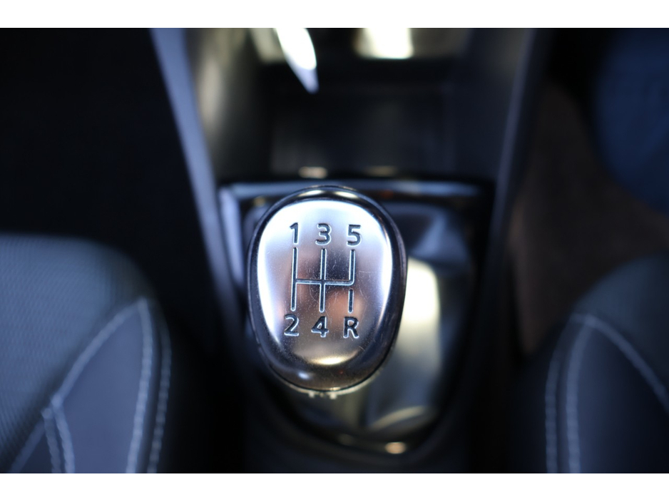 2017 Renault Clio - image 21