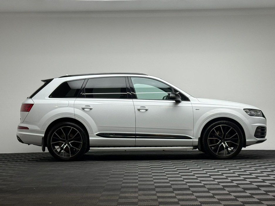 2019 Audi Q7 - image 8