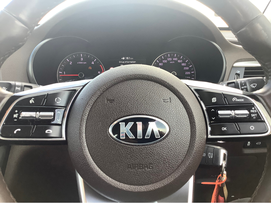 2019 Kia Optima - image 3