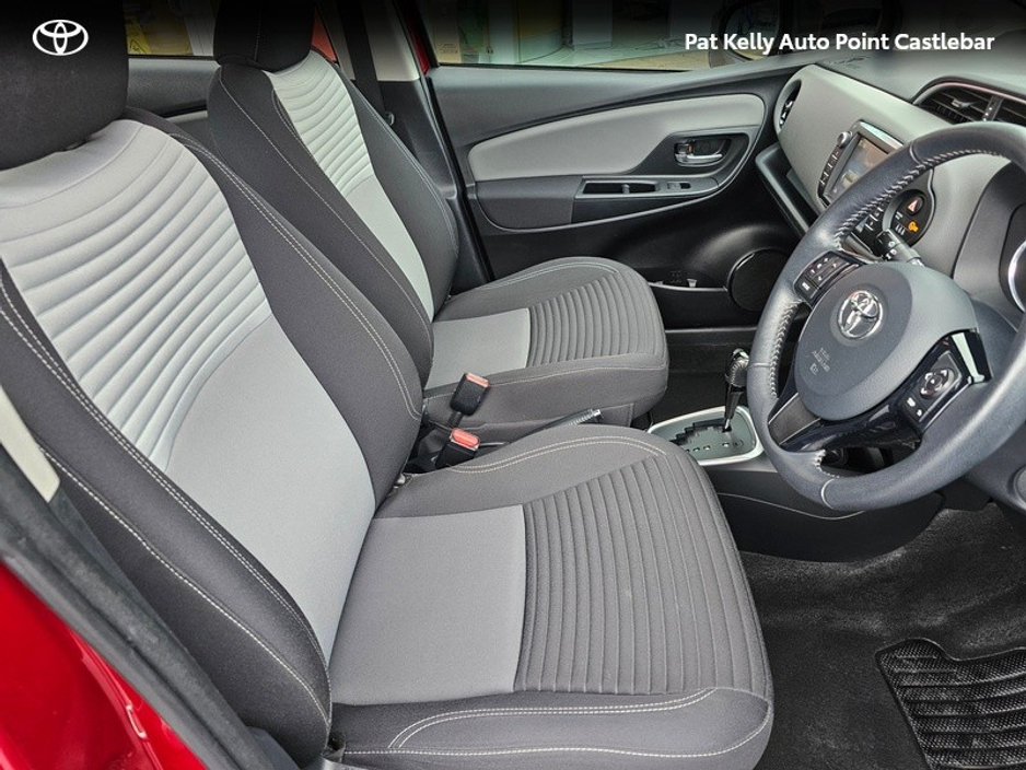 2018 Toyota Yaris - image 12