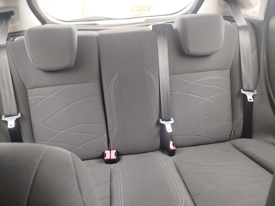 2014 Ford Fiesta - image 11