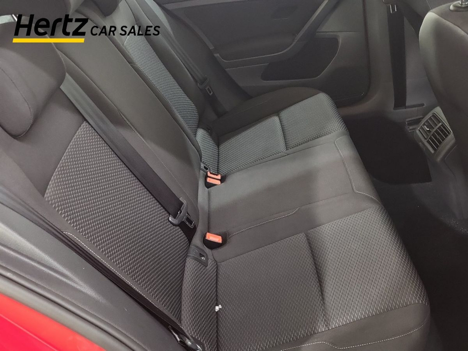 2019 Volkswagen Golf - image 16