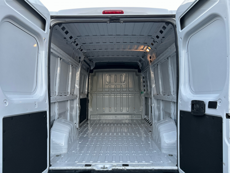 2024 Citroen Relay - image 9