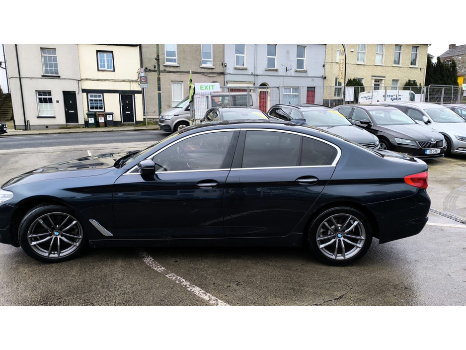 2017 BMW 5 Series - image 5