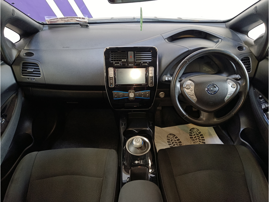 2016 Nissan Leaf - image 14