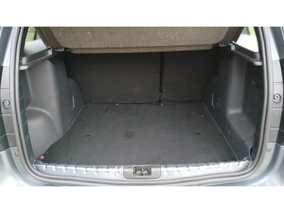 2018 Dacia Duster - image 6