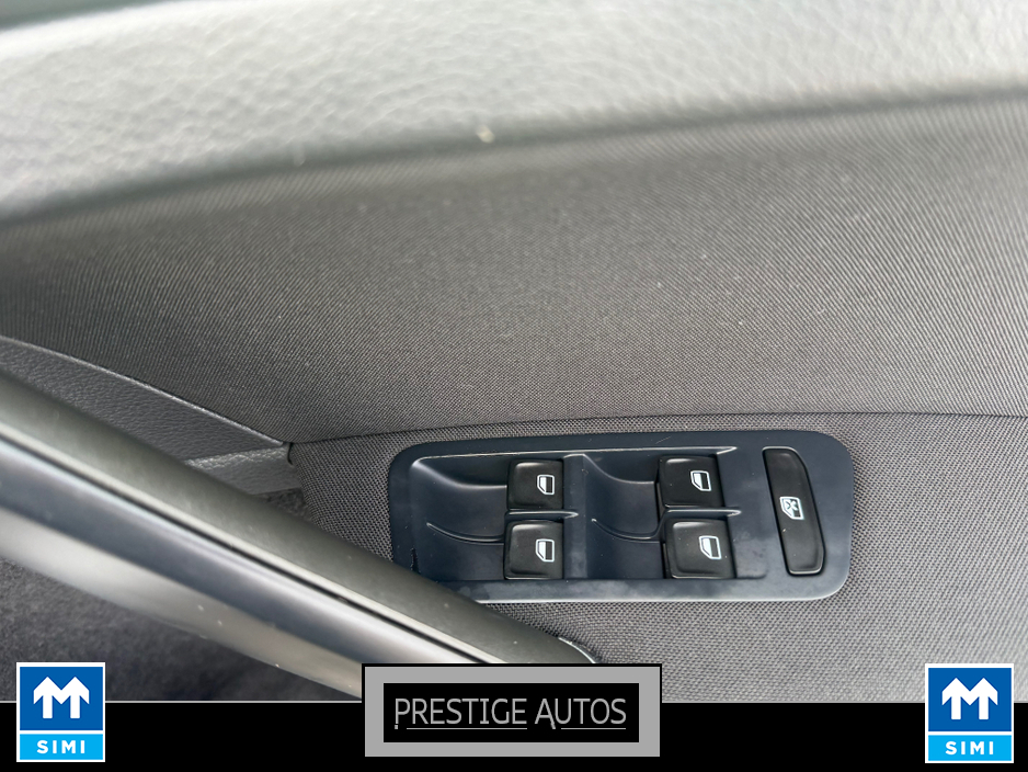 2015 Volkswagen Golf - image 24