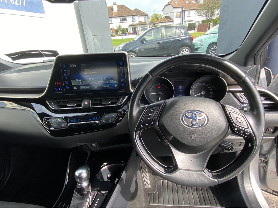 2019 Toyota C-HR - image 8