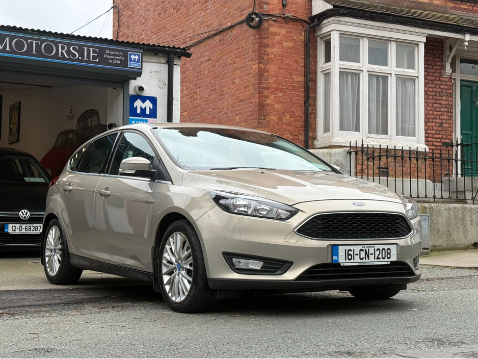 2016 Ford Focus - image 3