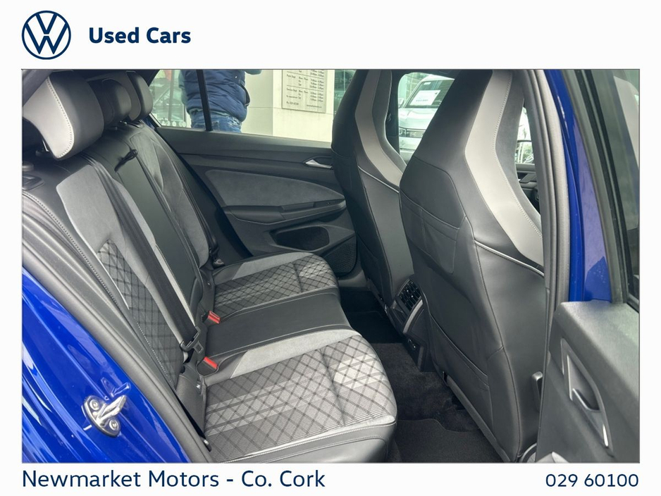 2024 Volkswagen Golf - image 3