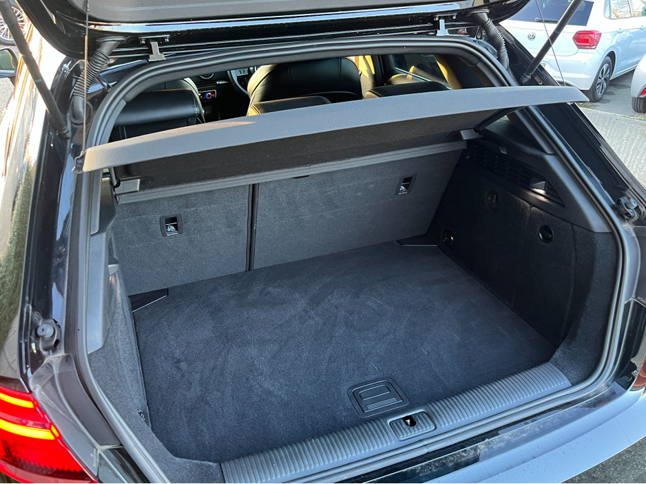 2020 Audi A3 S-LINE HATCHBACK AUTOMATIC 1.4 PETROL //ONLY 5653 MILES//HIGH SPEC//HEATED HALF LEATHER SEATS//KEYLESS ENTRY//REVERSE CAMERA//BLIND SPOT WARNING//CARPLAY// €25,950