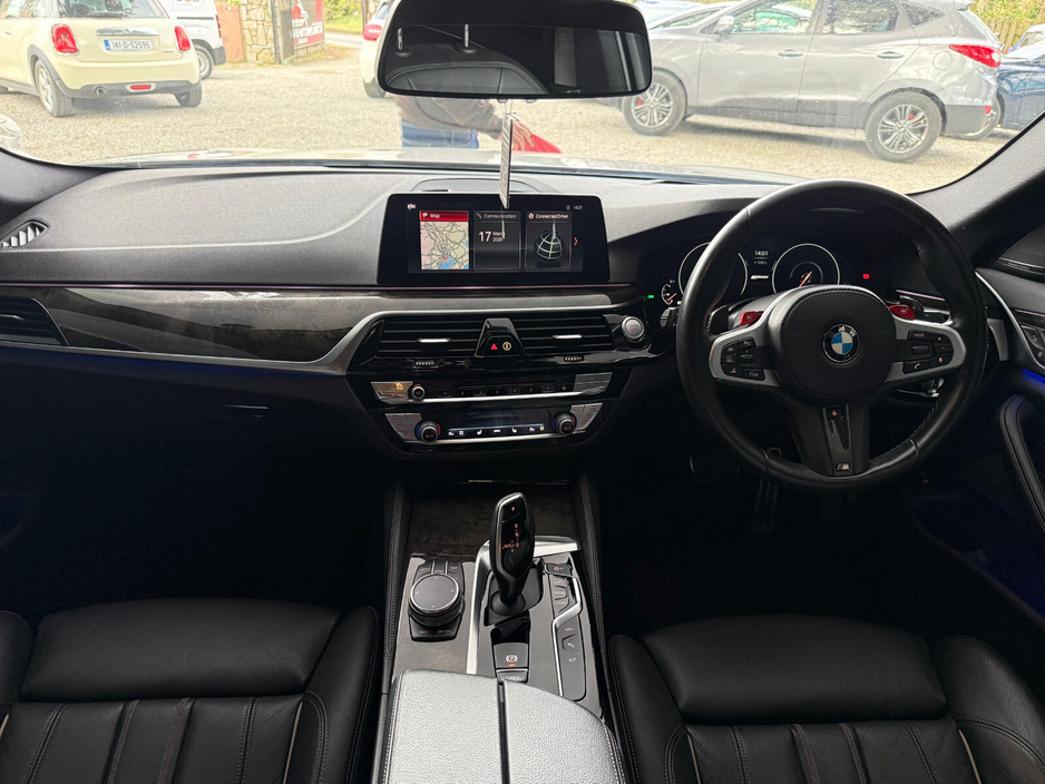 2019 BMW 5 Series - image 12