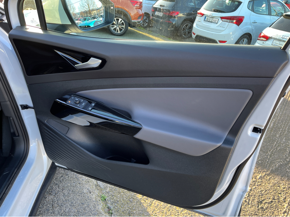 2022 Volkswagen ID.4 - image 12