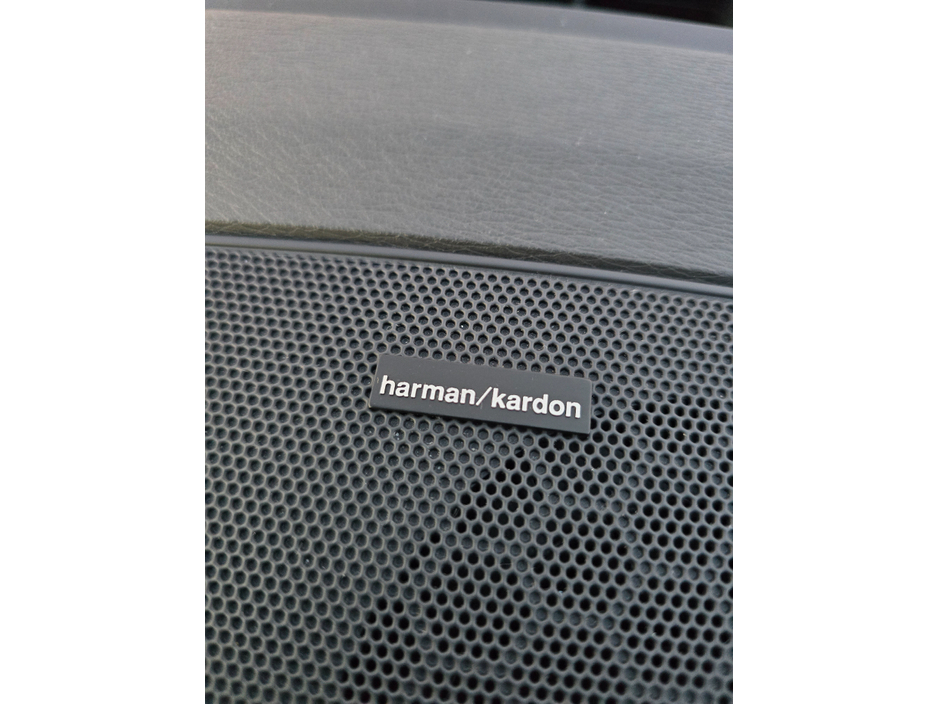 2018 Volvo S60 - image 17