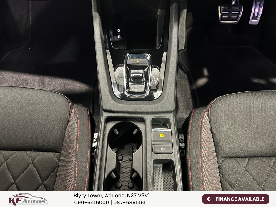 2023 Skoda Octavia - image 32