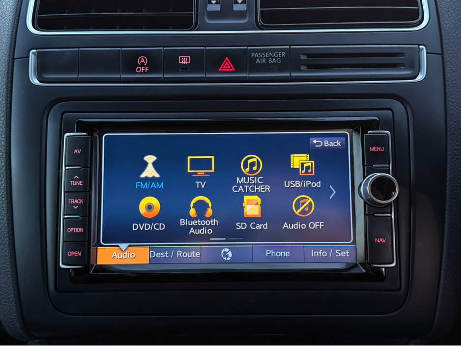 2016 Volkswagen Polo - image 18