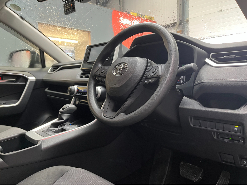 2024 Toyota Rav4 - image 8